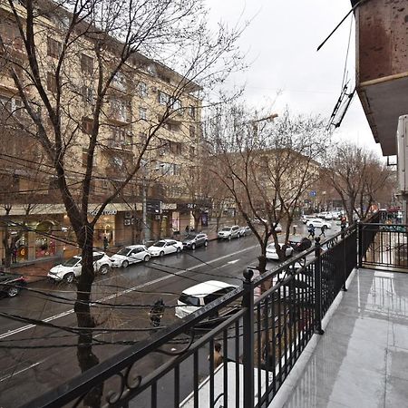 19Tumanyan Excellent Apartment In The Centre Of Capital Erivan Exterior foto