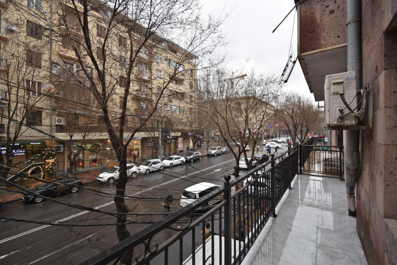 19Tumanyan Excellent Apartment In The Centre Of Capital Erivan Exterior foto