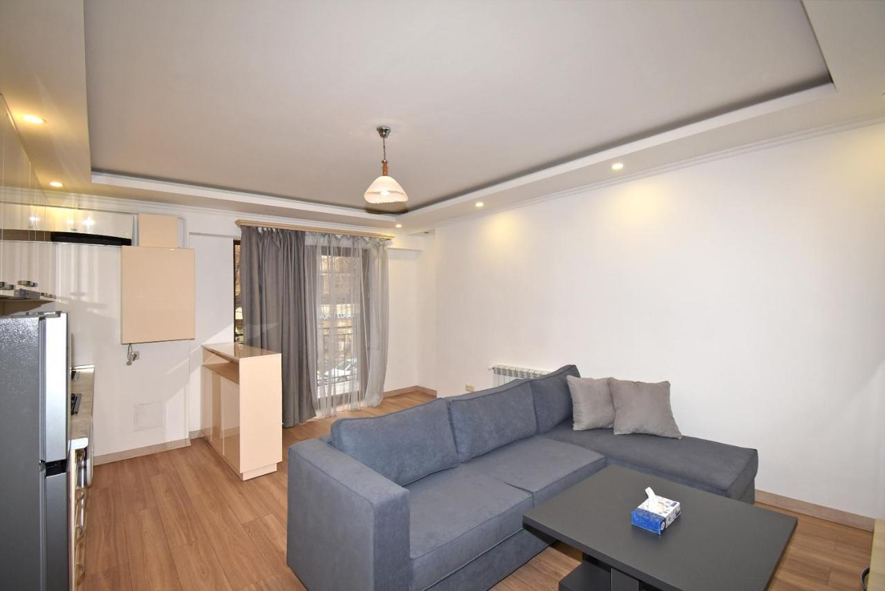 19Tumanyan Excellent Apartment In The Centre Of Capital Erivan Exterior foto